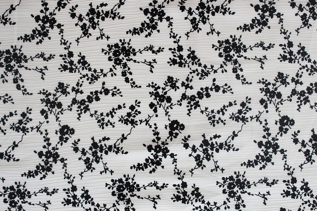 KOSHIBO YORYO CREPE 18202. DES. 75 COL.1 IVORY BACKGROUND