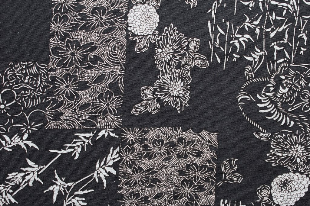 LINEN PRINT FLORAL KC19 DES #3 COL.1 DARK CHOCOLATE BACKGROUND Natural Linen Print